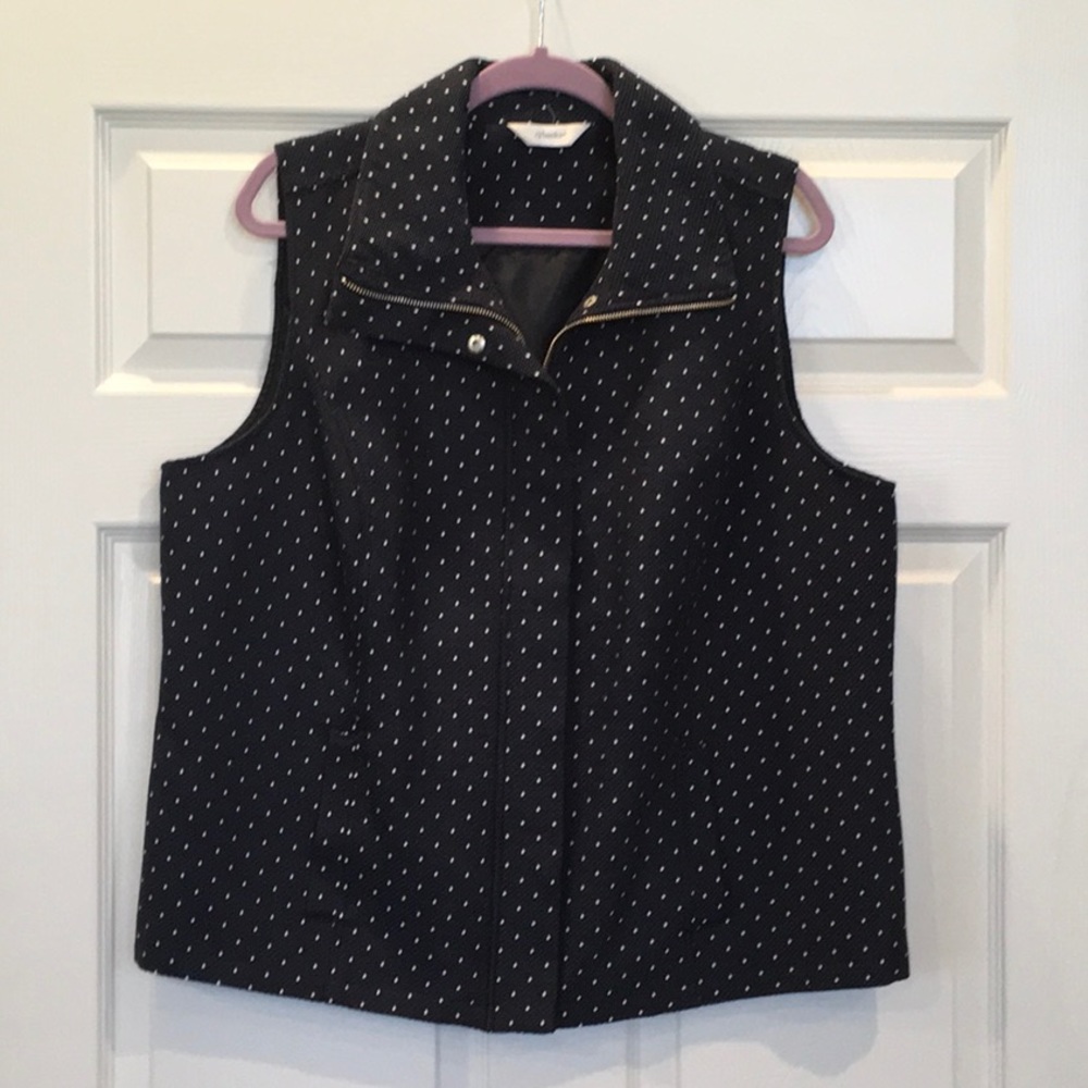 NWOT CJ Banks Woman’s 1X Navy with White Dots Vest